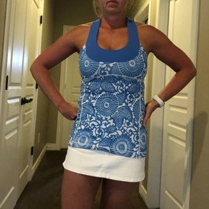 Lululemon scoop neck tank size 6